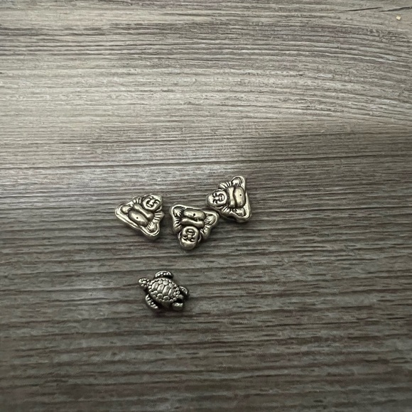 Bracelets - Picture 4 of 4